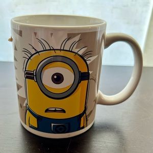 Pixar movie “Despicable Me” Zak minion mug.